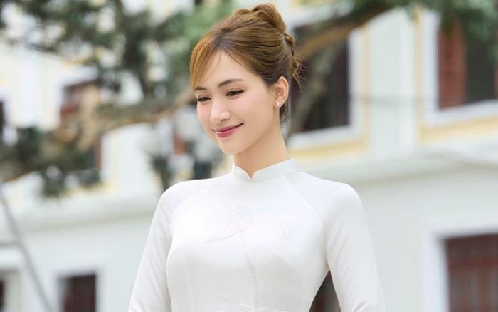 'Tài sản' vô giá của Hòa Minzy sau 11 năm làm nghề