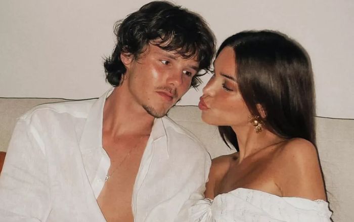 Con trai 20 tuổi của David Beckham gây sốc