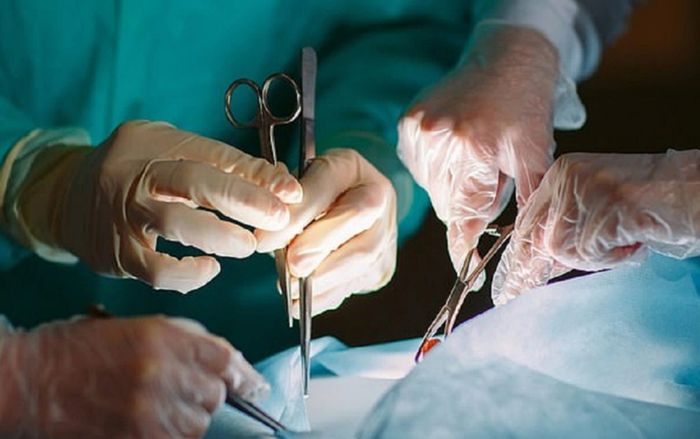 Nuốt gần 100 viên nam châm, cậu bé 13 tuổi phải cắt bỏ một phần ruột