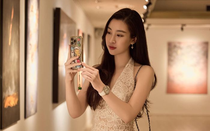 Sốc với chiếc đồng hồ tiền tỷ của Đỗ Mỹ Linh