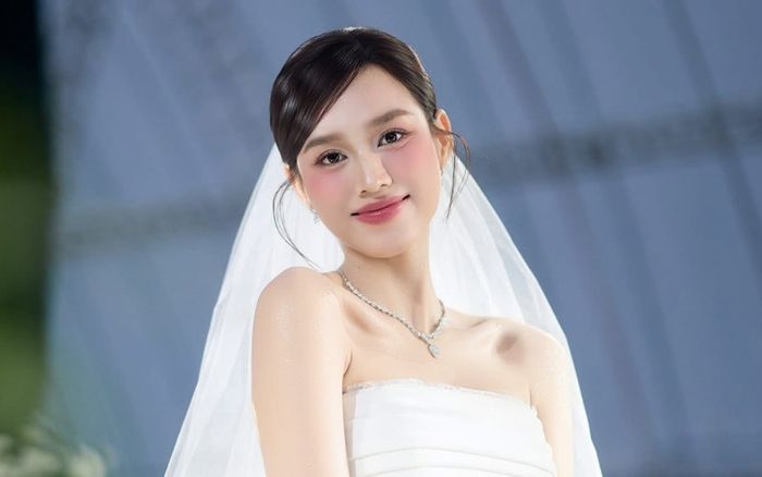 Rầm rộ ảnh quá khứ Đỗ Thị Hà khiến dân tình xôn xao, phải thốt lên vì điều này!