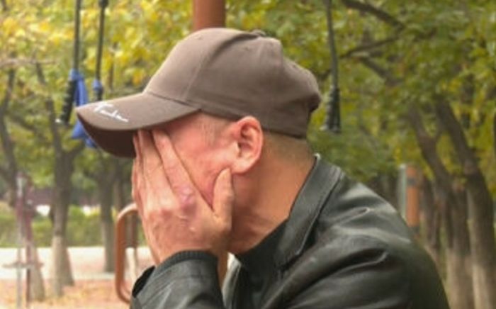 Người đàn ông bất ngờ tìm lại mối tình đầu sau 27 năm để làm một điều, được vợ ủng hộ