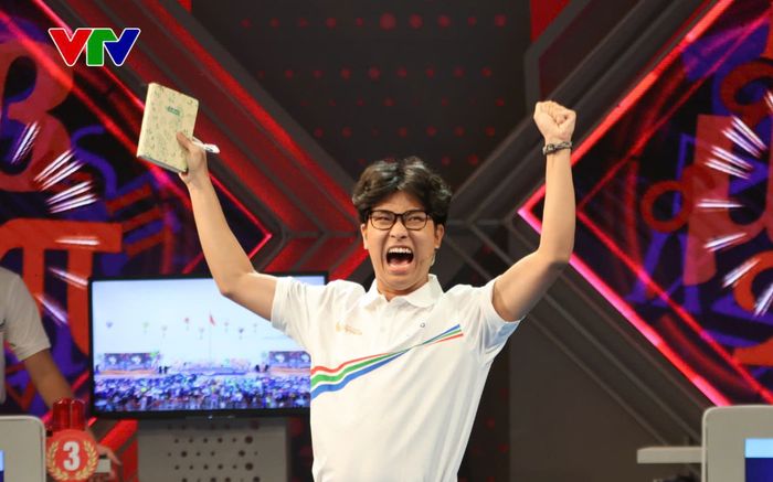 Loạt biểu cảm 'hot nhất hôm nay' của Quán quân Đường lên đỉnh Olympia 2025