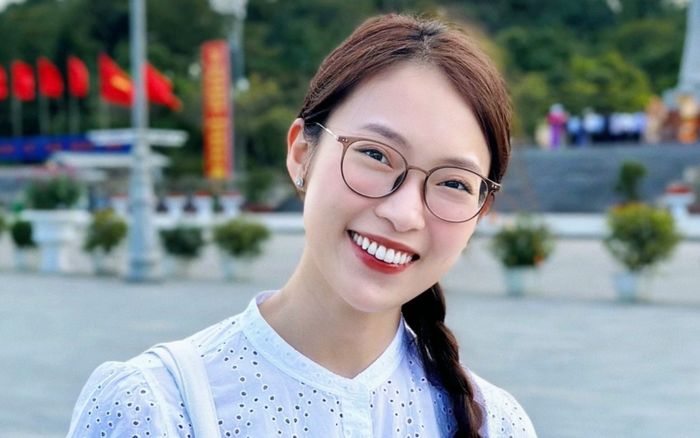 Bộ sưu tập xe sang của MC Khánh Vy