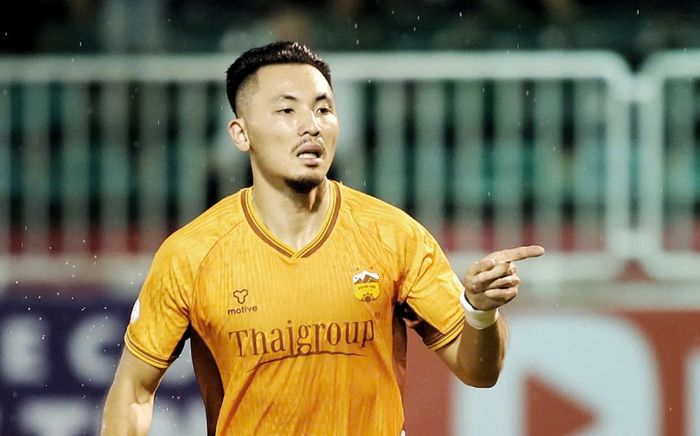 Tiền đạo Việt kiều lập siêu phẩm cho HAGL