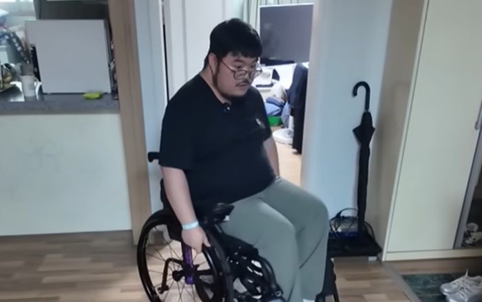 Bàng hoàng một ca sĩ bị ngừng tim, qua đời sau 2 năm ngồi xe lăn, khán giả đồng loạt chia buồn