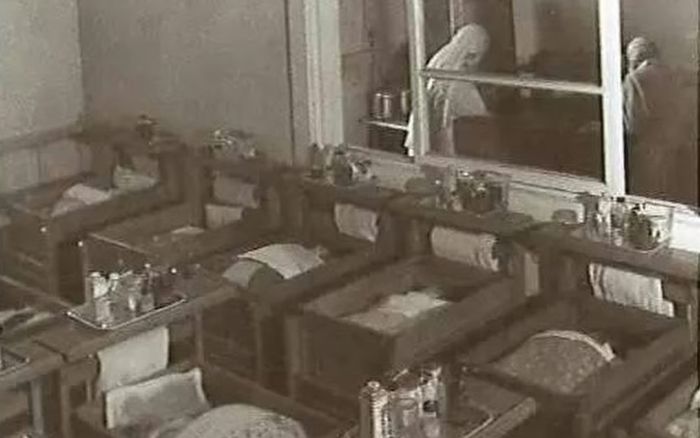 Đứa bé bị bệnh viện trao nhầm khi mới sinh, 60 năm thất lạc cha mẹ ruột và cái kết đầy nước mắt tuổi xế chiều