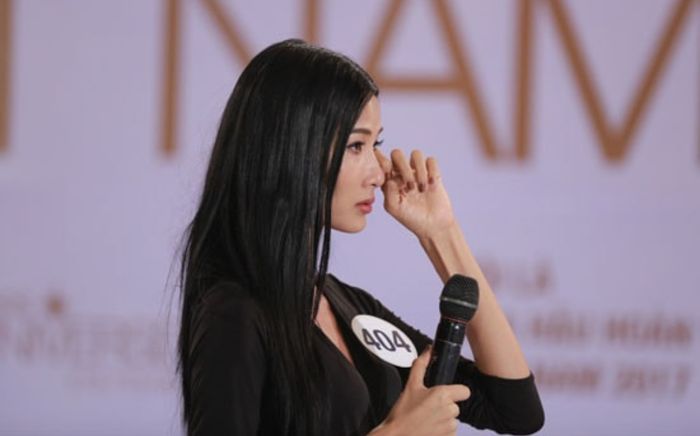 Nữ người mẫu Vbiz nói thẳng về Hoàng Thuỳ, ảnh chụp màn hình tin nhắn mới gây sốc