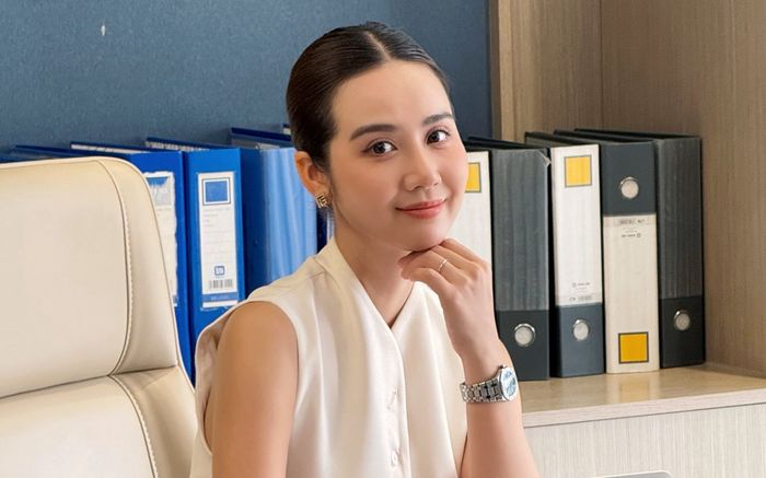 Đồng hồ tiền tỷ của Huyền Lizzie gây chú ý