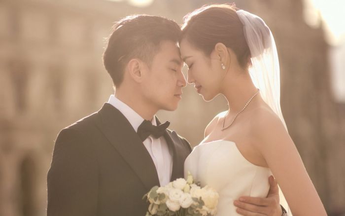 'Nóng bỏng tay' với 43 tấm hình cưới của Đỗ Thị Hà và chồng thiếu gia nghìn tỷ