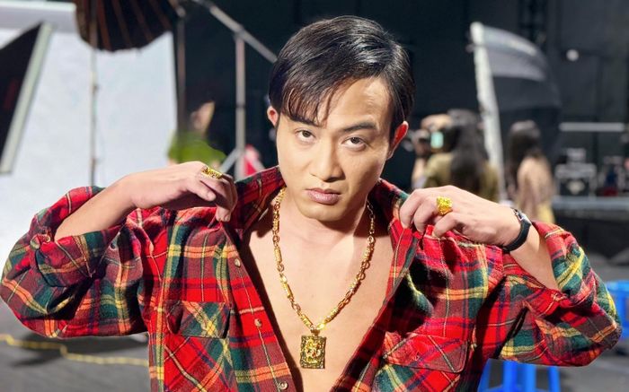 Chiếc đồng hồ hơn 100 triệu đồng của Doãn Quốc Đam