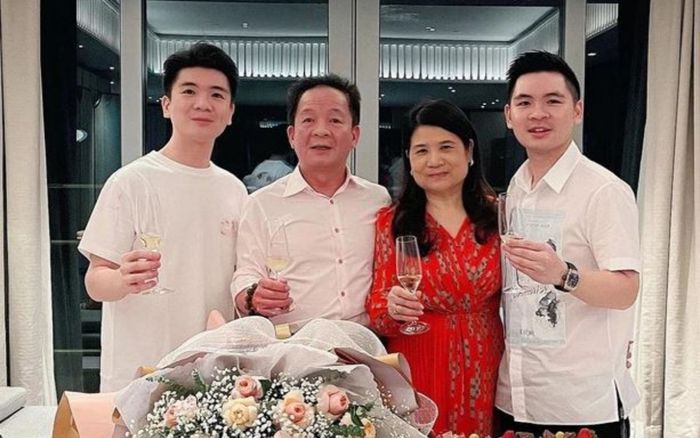 Dàn xe sang trăm tỷ của nhà bầu Hiển