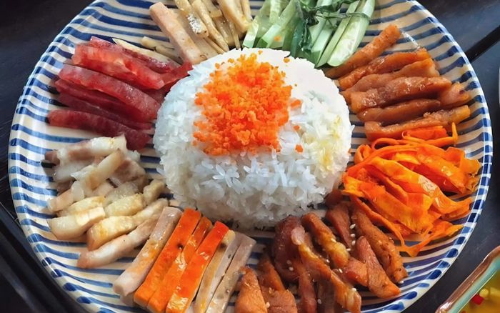 Món dân dã là đặc sản Huế, nghe tên 'sợ khiếp vía' nhưng ăn là ghiền, phải gọi thêm dĩa nữa