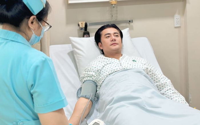 Tình trạng của nam diễn viên nhận cát-sê 1,5 tỷ đồng cho 30 giây quảng cáo bị đứt gân chân khi đang chơi pickleball