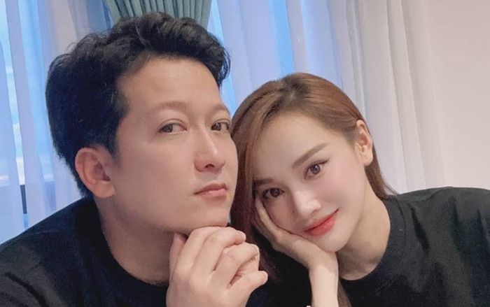 Đồng hồ đôi 300 triệu của vợ chồng Trường Giang