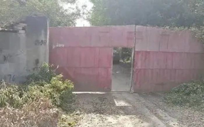 Cảnh sát đột kích ngôi nhà hoang khả nghi, bàng hoàng trước cảnh tượng bên trong