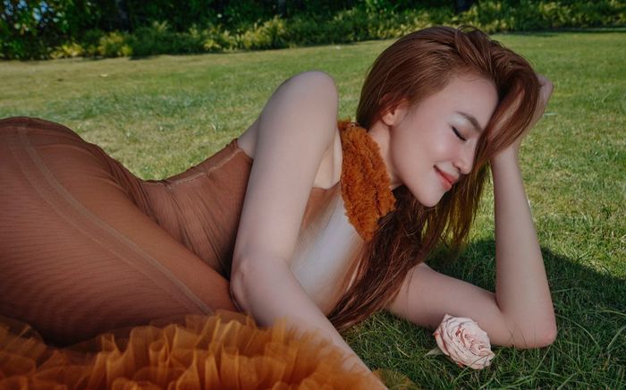 Nhan sắc quyến rũ của 'ngọc nữ màn ảnh' hot nhất Vbiz, U40 mà body cỡ này!