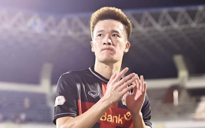 Cái giá cho tiền vệ Hoàng Đức