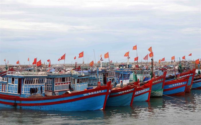 Các tỉnh ven biển khẩn trương ứng phó bão số 11 (Matmo)