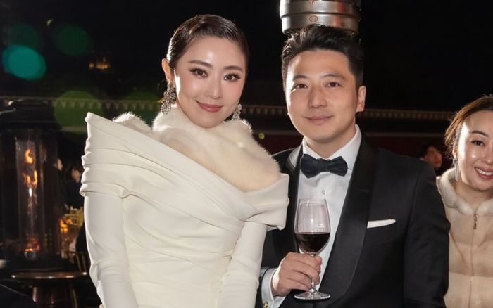 Nữ ca sĩ xinh đẹp từng cưới chồng là trùm xã hội đen, 17 năm sau tái hôn với tỷ phú có 2 đời vợ