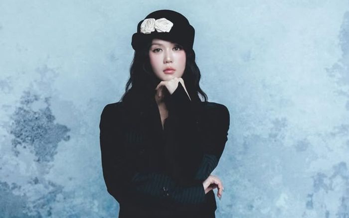 'Nữ hoàng nội y' Ngọc Trinh lại 'lột xác'