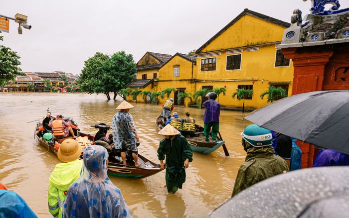 Lũ sông Thu Bồn trên báo động ba, vượt mức lịch sử năm Thìn 1964
