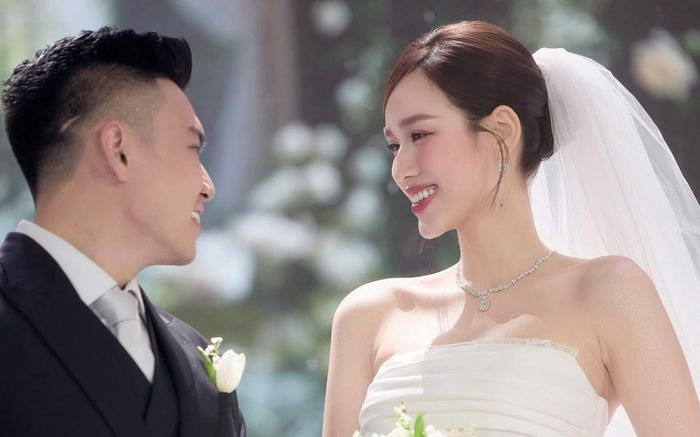 Bạn cũ Hoa hậu Đỗ Thị Hà công khai đoạn tin nhắn đang gây xôn xao mạng xã hội