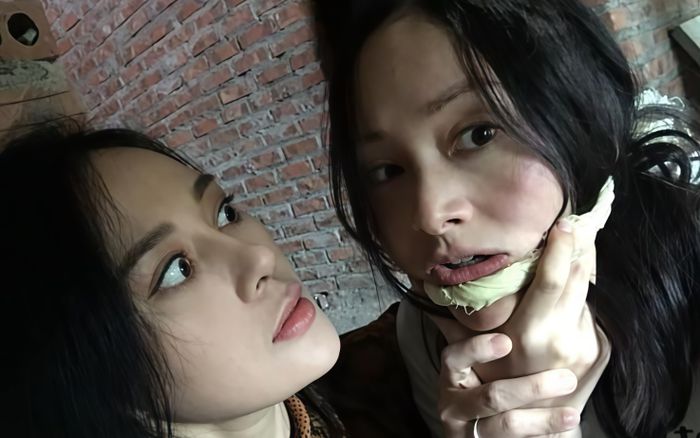 Phương Oanh đeo đồng hồ 1 tỷ, Lan Phương chọn mẫu 7 triệu