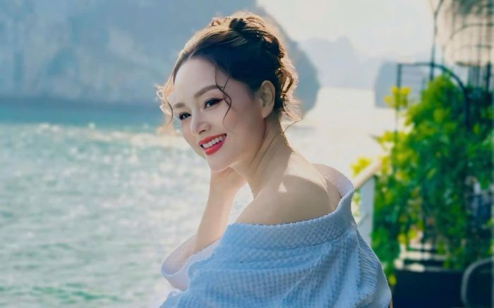 Chiếc điện thoại 42 triệu đồng của Lan Phương