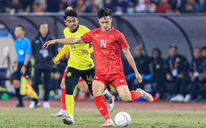 Lo cho tuyển Việt Nam