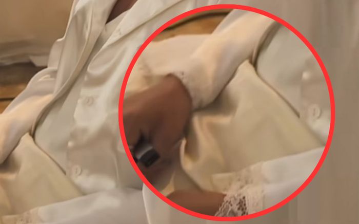 Nữ ca sĩ nổi tiếng vô tư sử dụng thuốc lá điện tử trong lễ cưới, cộng đồng mạng đồng loạt chỉ trích