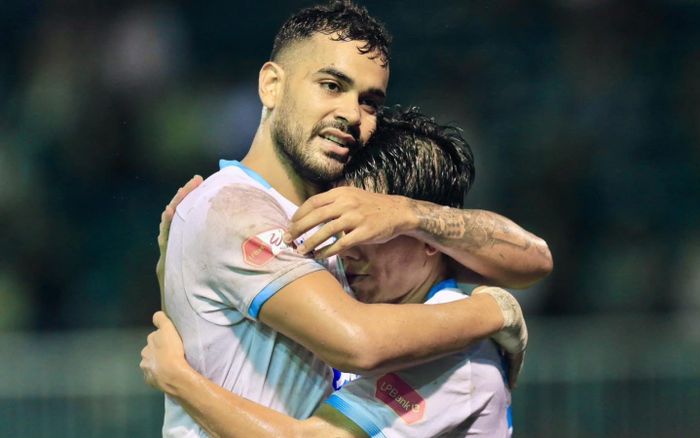 'Tiểu Công Vinh' giúp HAGL níu chân Nam Định FC