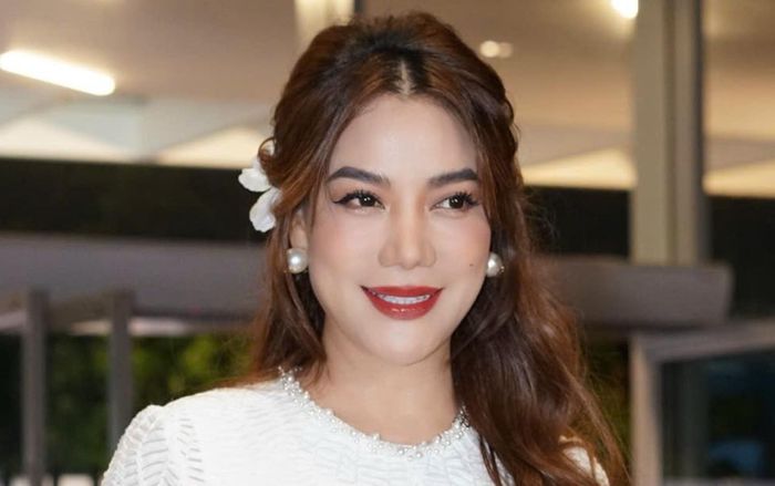 Chiếc đồng hồ 47 triệu của Trương Ngọc Ánh