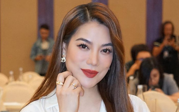 Chiếc xe 1,8 tỷ của Trương Ngọc Ánh