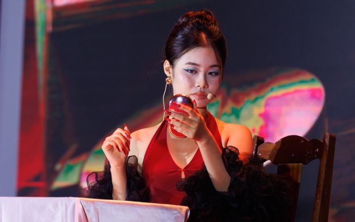 Ấn tượng với 'đặc sản' đêm hội Halloween của sinh viên trường Báo