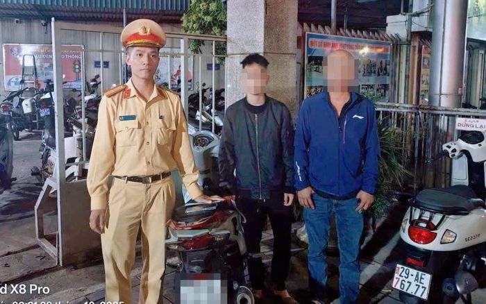 Mượn xe của bố đi học, nam sinh khiến cả gia đình bàng hoàng khi Công an mời lên làm việc