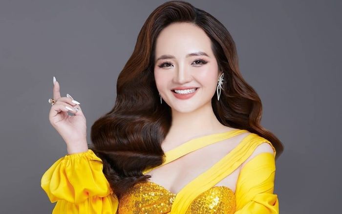 Hoàng Hường và loạt lùm xùm trước khi bị bắt tạm giam