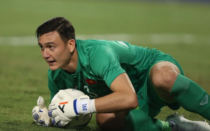 Qua thời thủ môn Đặng Văn Lâm là số một