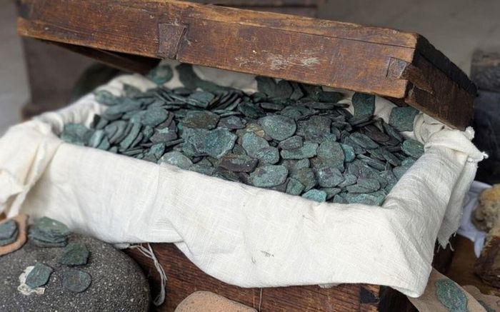 Phát hiện xác tàu đắm ngoài biển khơi, bên trong chứa kho báu giá trị khổng lồ