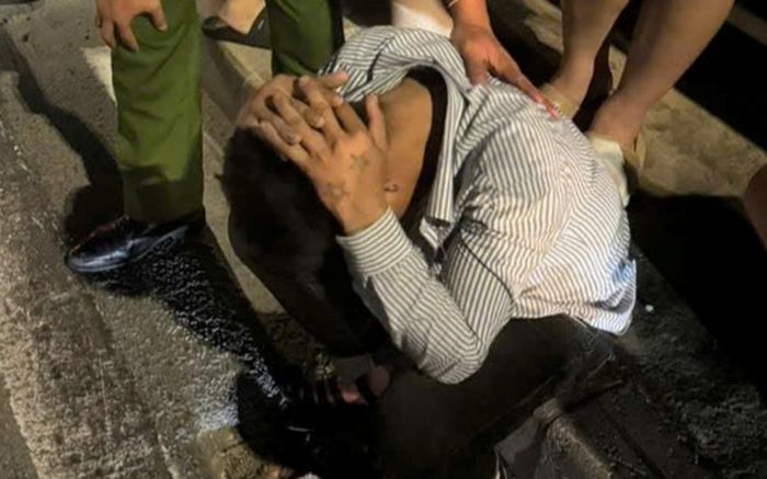 Thanh niên định nhảy cầu Nhật Tân, hé lộ nội dung thư tuyệt mệnh