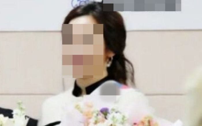 Rúng động nữ ca sĩ bạo hành con gái nhỏ đến chết, đã bị bắt giữ