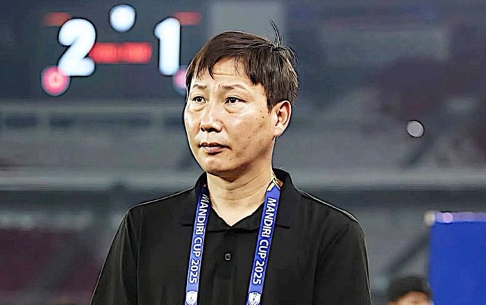 HLV Kim Sang Sik gặp đối thủ siêu yếu, tuyển Việt Nam không thắng thì quá lạ