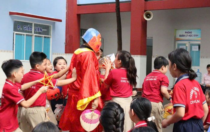 Tết Trung thu rộn ràng tại các trường học