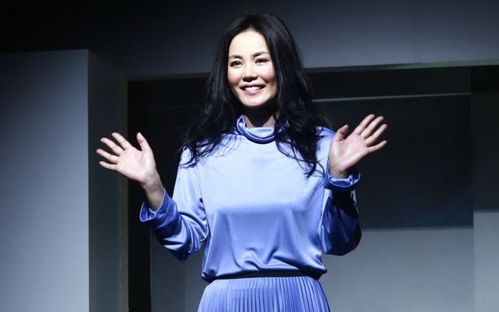 Nữ ca sĩ hàng đầu showbiz được nam tỷ phú trả 570 tỷ đồng để làm một việc