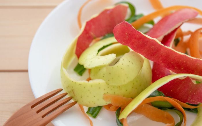 Thứ ai cũng gọt bỏ khi ăn trái cây hóa ra lại là 'áo giáp vàng' bảo vệ sức khỏe