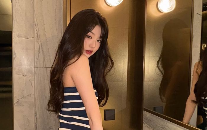 'Công chúa Kpop' Jang Won Young khiến fan phát sốt khi khoe vòng eo con kiến, bờ vai thon gọn