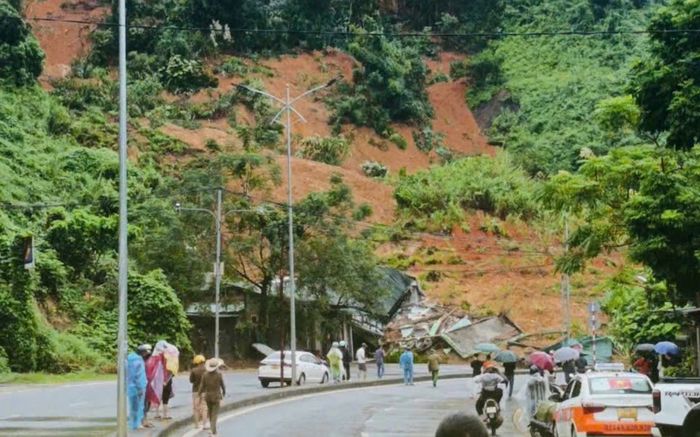 Kinh hãi cảnh sạt lở đất ở Lào Cai, tiếng khóc của người dân khiến nhiều người xót xa