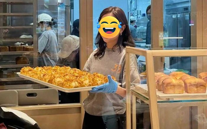 Nữ diễn viên nổi tiếng bị bắt gặp đi bán bánh, diện mạo hiện tại gây ngỡ ngàng