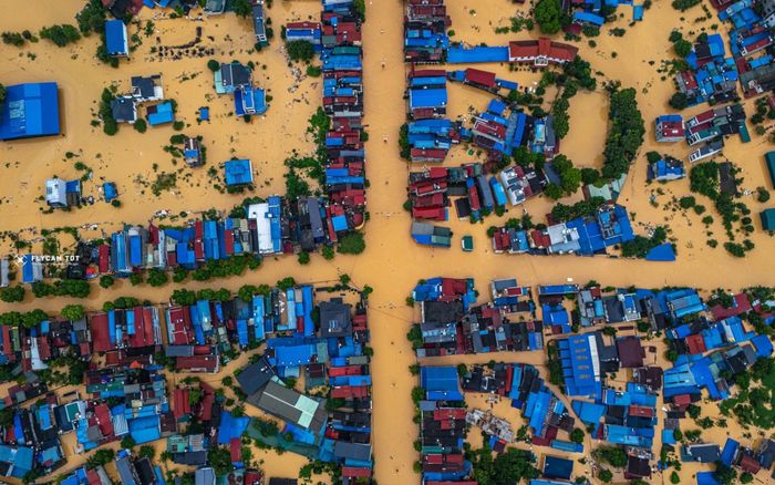 Khung cảnh chưa từng thấy: Thái Nguyên ngập sâu, lũ vượt mốc lịch sử