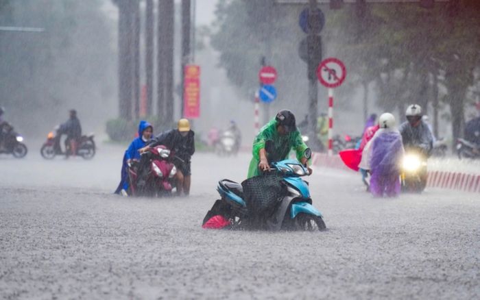 Nguyên nhân gây mưa lớn kéo dài ở miền Bắc?